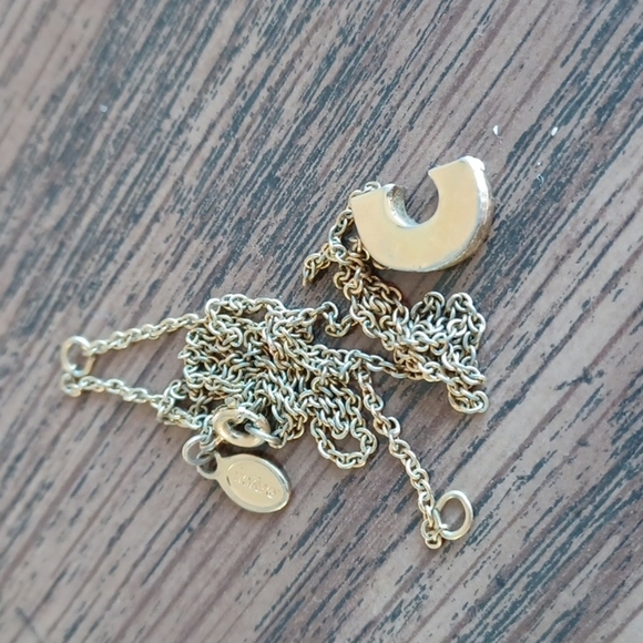 Avon Vintage - Letter "C" Initial Gold-Tone Necklace - Picture 1 of 3